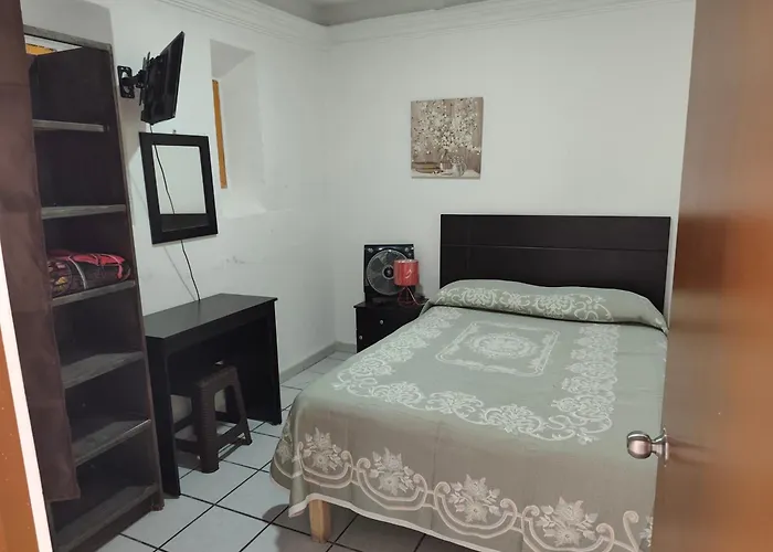 Hostal Menavi León