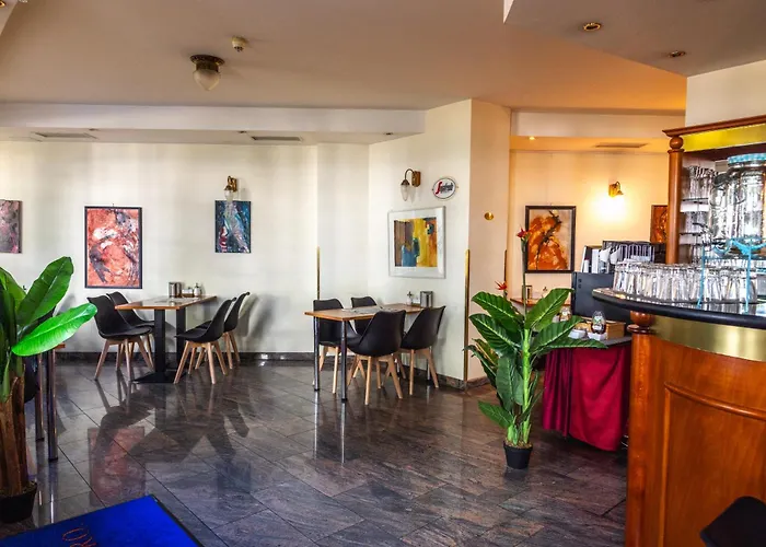 Suite Hotel 900 M Zur Oper Vienna