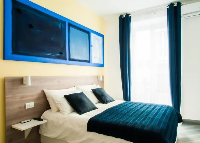 Demi Rooms Napoli