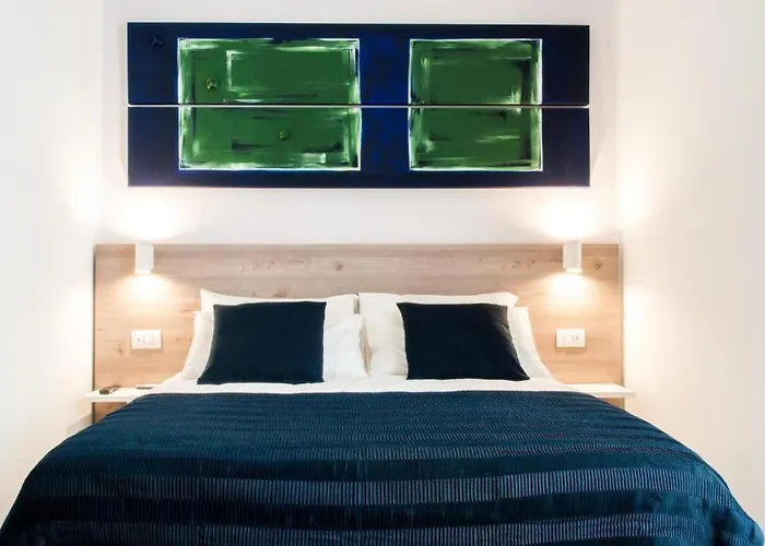 Demi Rooms Napoli