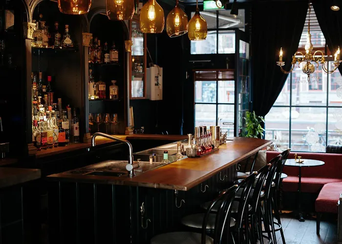 Rosalia'S Menagerie Cocktail Bar & Innupstairs Ámsterdam
