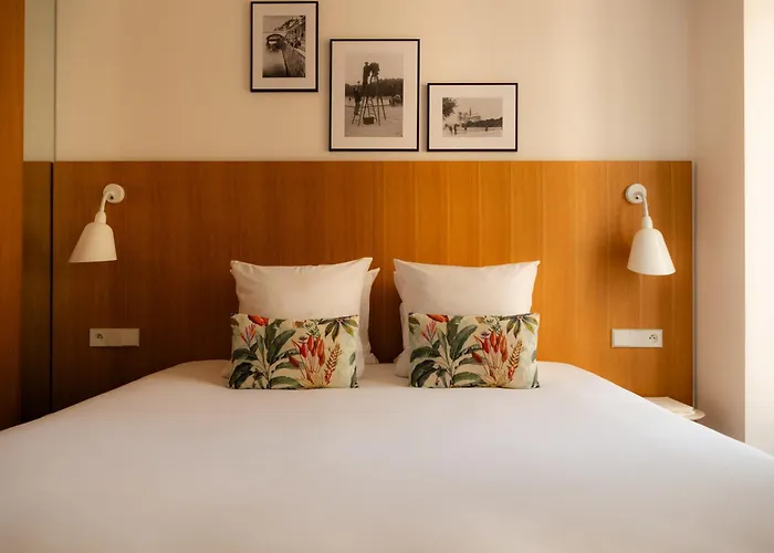 9Hotel Republique París
