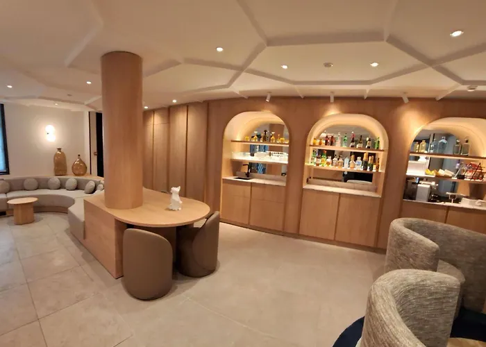 Mercure Paris Arc De Triomphe Wagram