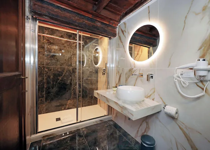 Golden Pantheon Rooms Roma