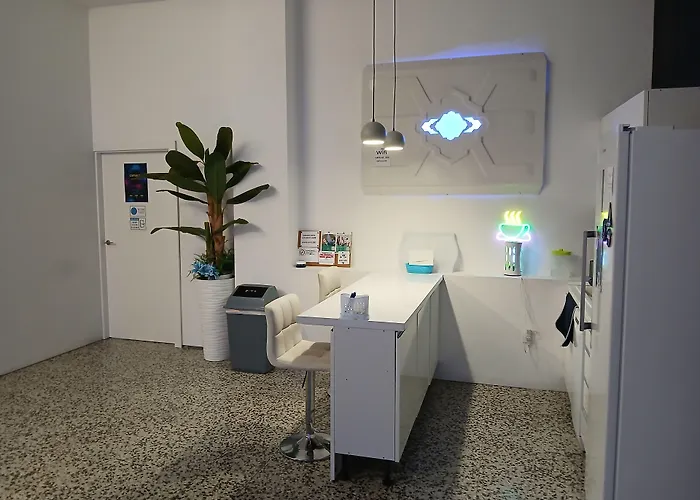 Capsule Inn Valencia Hostel