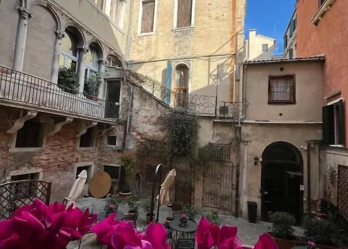Corte del Doge di Rialto Venezia