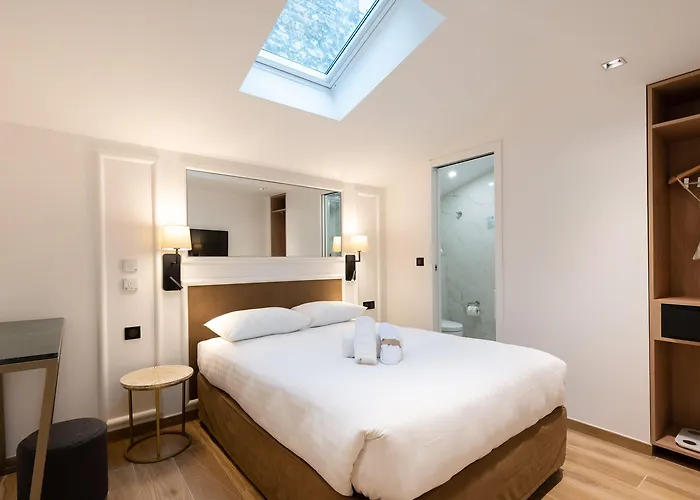 Hotel Au Coeur De Republique Parigi