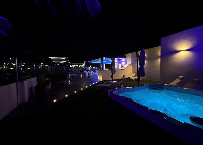 Daos Suites & Terrace Marbella