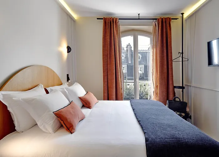 Tinah Paris, Réaumur - Montorgeuil