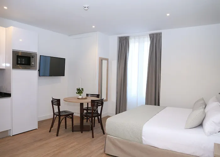 Aparthotel New Point Opera Madrid