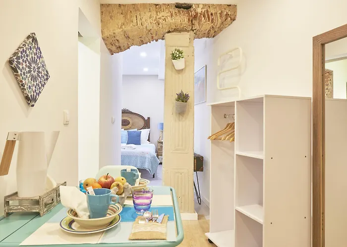 Lisbon Inn Bica Suites