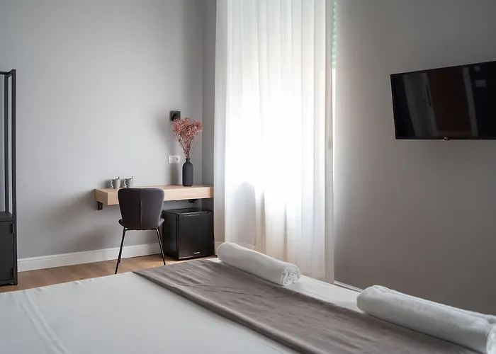 Nolana 28 Rooms In Napoli