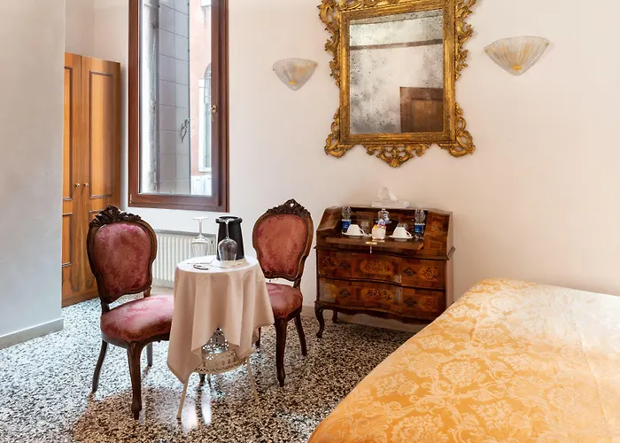 Luxury Venetian Rooms
