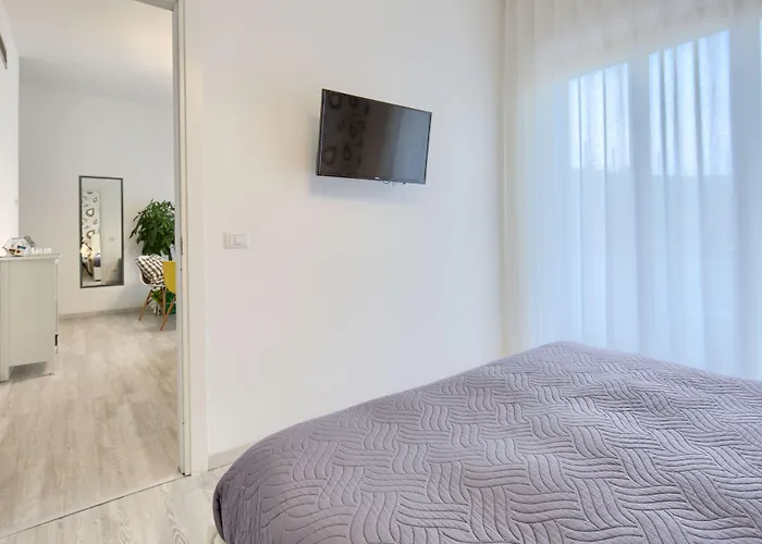Flower Suites Sorrento