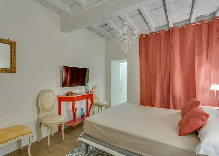 Bed and Breakfast Residenze d'epoca Collection-Sant'Anna Firenze