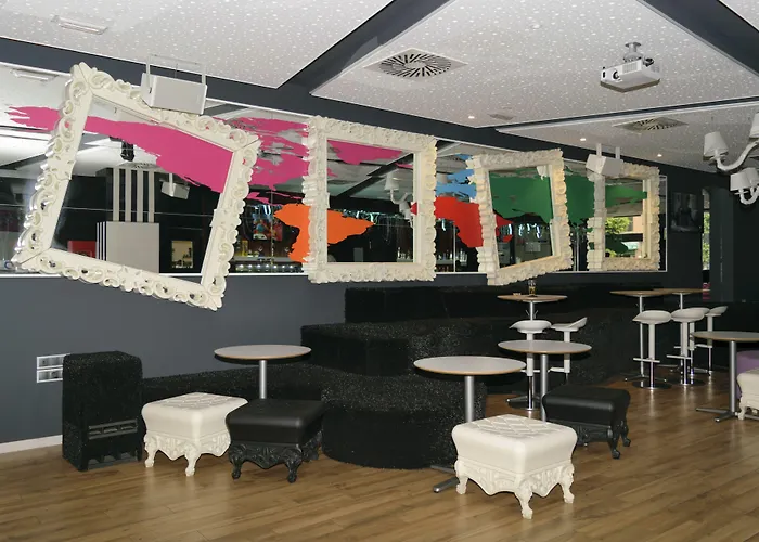 Urban Youth Hostel Valenza