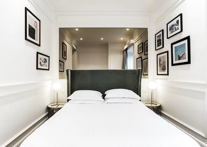 The Shire Hotel Roma