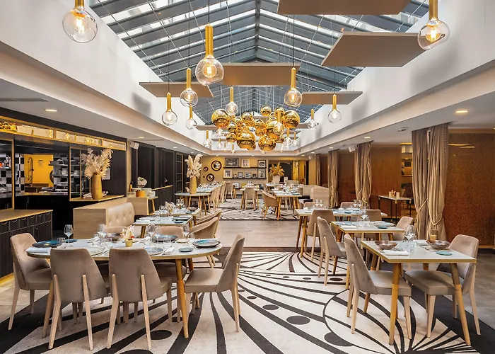 Hotel Niepce Paris, Curio Collection By Hilton