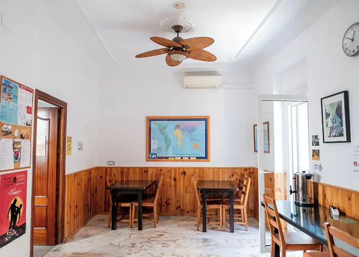 Hostel Triana Backpackers Sevilla