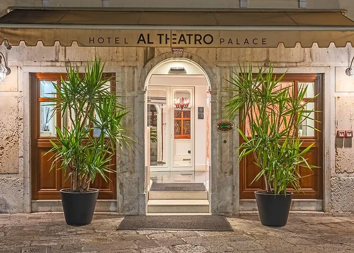 Al Theatro Palace Venezia