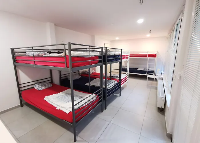 Simbol Hostel & Rooms With Free Private Parking Lubiana