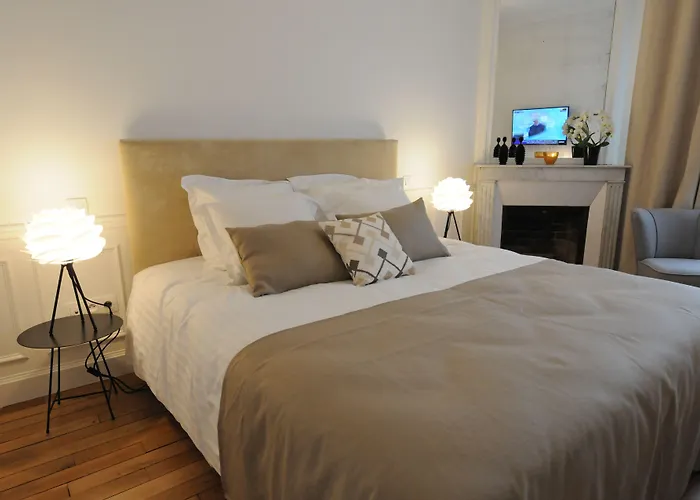 Relais12Bis Bed & Breakfast By Eiffel Tower París