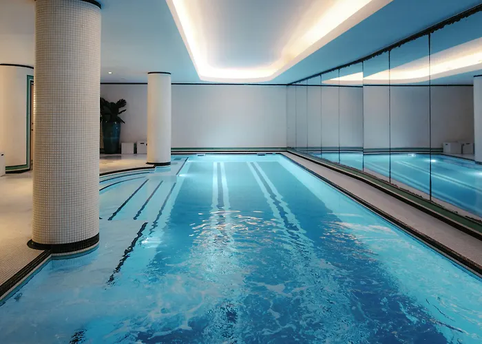 Hotel Eiffel Blomet Parigi