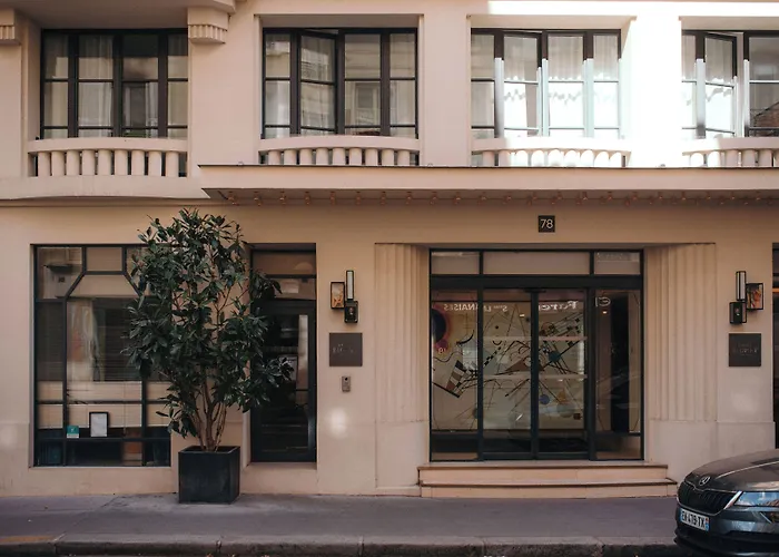 Hotel Eiffel Blomet Parigi