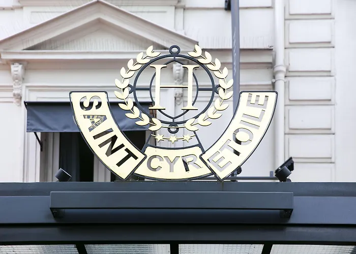 Hotel Saint Cyr Etoile París