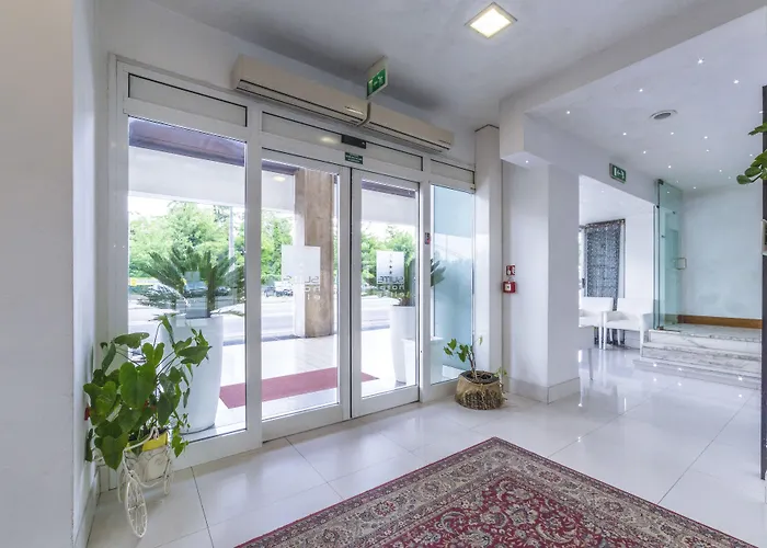 Suite Hotel Elite Bolonia