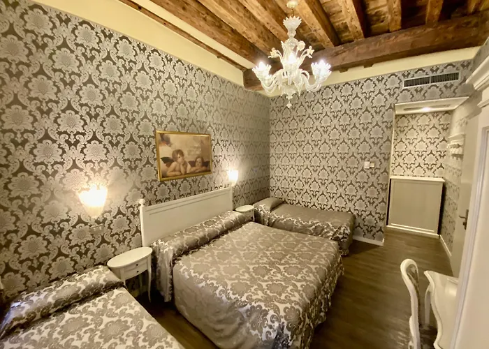 Hotel Bridge Venecia