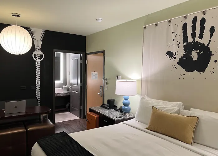 Acme Hotel Chicago, Outset Collection By Hilton