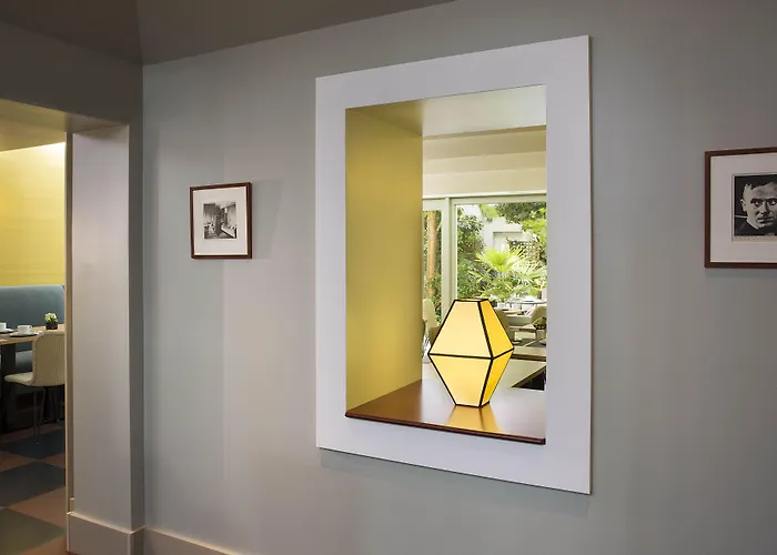 Hotel A La Villa Des Artistes Parigi