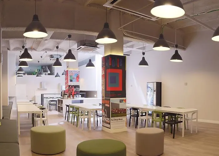 Hola Hostal Eixample Barcellona