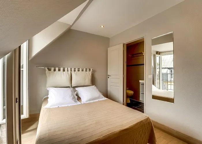 Hotel Montmartre Clignancourt París