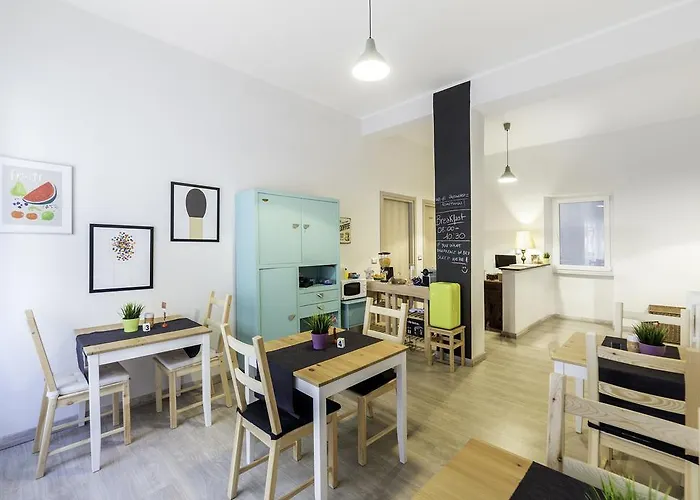 Rome To You- The Place To Be&B