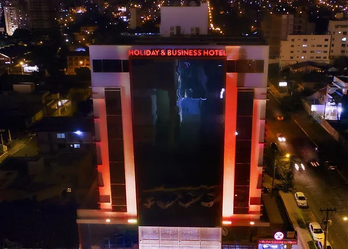 Holiday & Business Hotel - Em Frente Ao Centro De Eventos E Arena Conda Chapecó