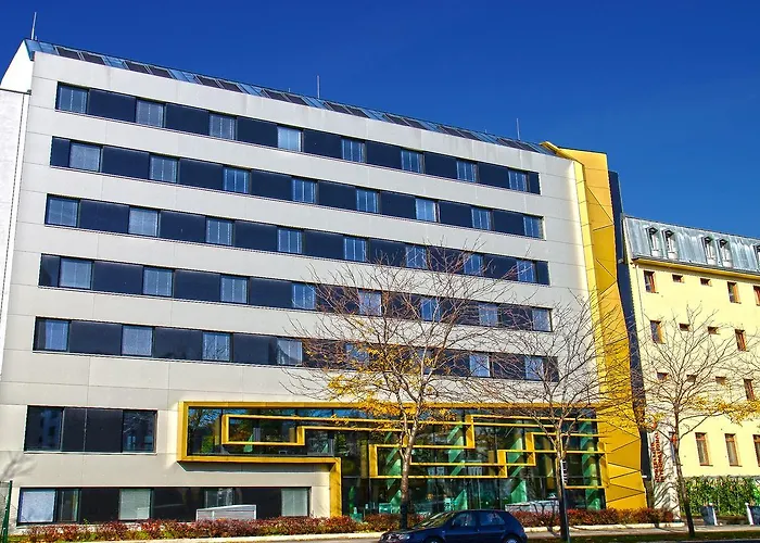 Jugendgaestehaus Brigittenau &Brigittenau Youth Palace Vienna