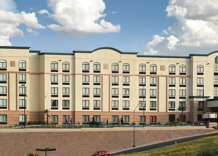 Hotel Wingate By Wyndham Chihuahua