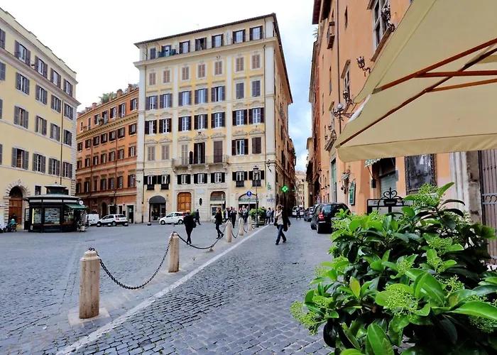 Little Queen Pantheon Roma
