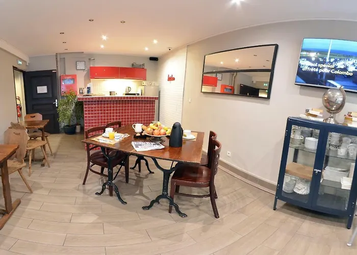 Hotel Montmartre Clignancourt París