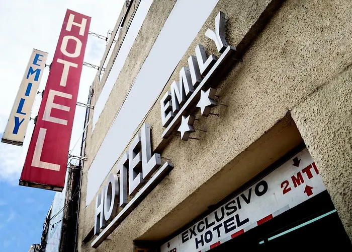 Hotel Emily León