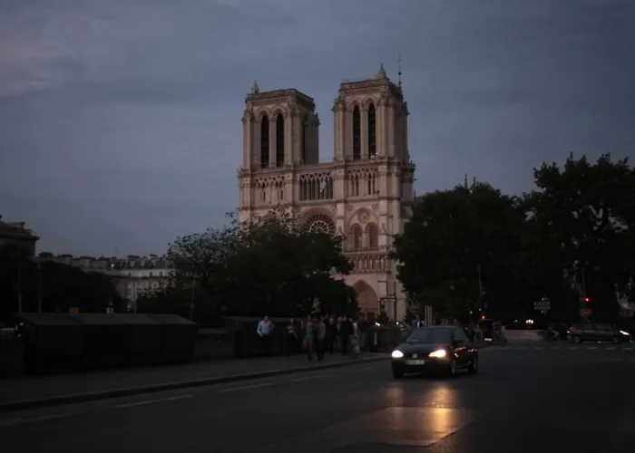 Apartamento Saint Michel Notre Dame París
