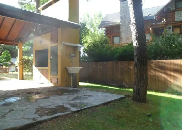Casa completa en el bosque para 8 personas no aceptamos grupos de jovenes Pinamar