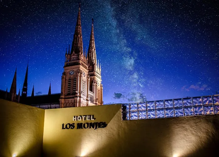 Los Monjes Hotel Luján