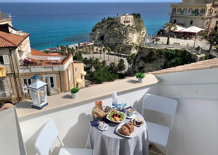 B&B Island Tropea -Sea View Rooms & Suites-